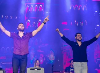 Com bandeira do Brasil, Zé Neto & Cristiano fazem show com discurso pró-rodeio e agro na Festa de Barretos