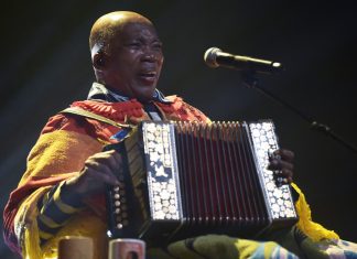 Milton Nascimento eterniza ‘A última sessão de música’ em dois registros audiovisuais de atmosferas distintas