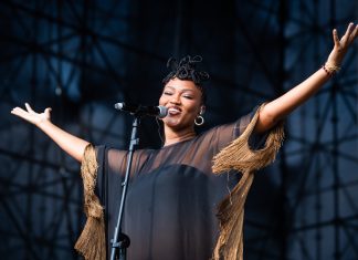 Luedji Luna prepara ‘Deluxe’ com 10 inéditas e 4 remixes de ‘Bom Mesmo é Estar Debaixo D’água’