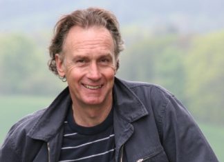 Nicholas Evans, autor de ‘O Encantador de Cavalos’, morre aos 72 anos