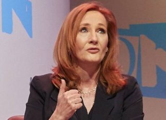 Polícia britânica investiga ameaça contra J.K. Rowling após mensagem de apoio a Rushdie