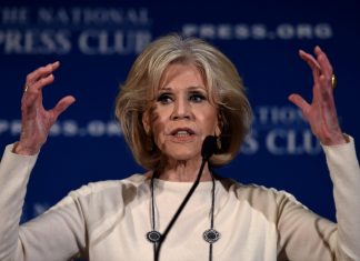 Jane Fonda diz que está com câncer e faz quimioterapia há seis meses