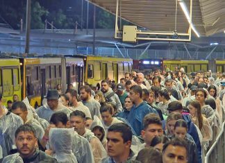 Depois de caos no último sábado, fãs do Rock in Rio relatam melhorias na volta para casa