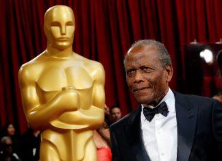 Documentário examina legado do ator negro Sidney Poitier: ‘Era um guerreiro da causa racial’