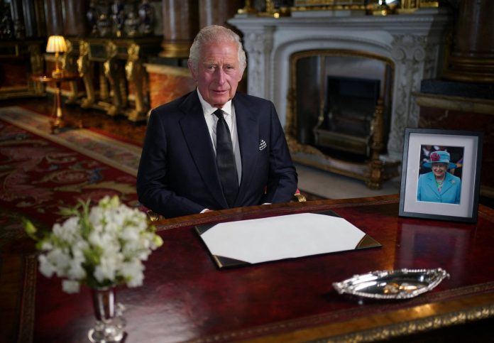 2022-09-09t172105z-1081142909-rc2qdw9nm3dp-rtrmadp-3-britain-royals-queen-1-scaled