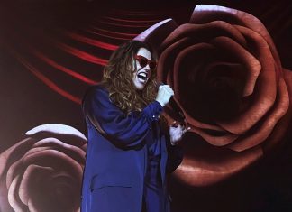 Ana Carolina lança música inédita, feita com Bruno Caliman, no show em que canta Cássia Eller