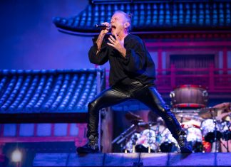 Camarim do Iron Maiden tem duas salas para massagens