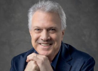 Pedro Bial exalta o autocuidado, sob ‘um novo filtro’, em single que atualiza gravação de 2003