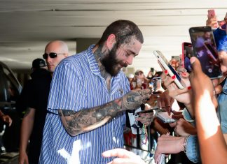 Post Malone desembarca no Rio de ‘pijama’ e atende fãs no aeroporto