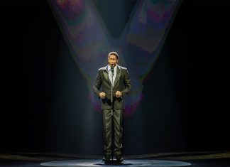 Musical sobre Clube da Esquina comove ao conectar ao Brasil de 2022 os sonhos de Milton Nascimento com a família Borges
