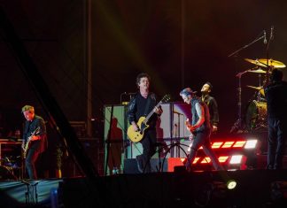 Green Day faz show com pedido de casamento no Rock in Rio 2022