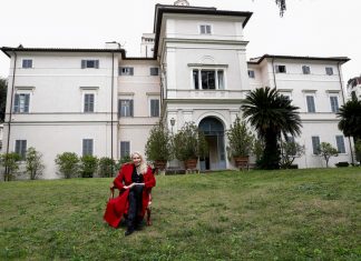 Princesa nascida nos EUA é despejada de vila romana conhecida por afresco de Caravaggio