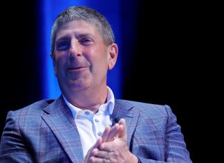 CEO da NBCUniversal, Jeff Shell deixa cargo após denúncia por ‘relacionamento inadequado’