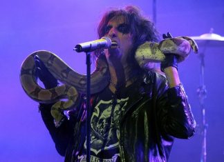 Rita Lee roubou cobras de Alice Cooper nos anos 70 e as adotou como pets; conheça a história