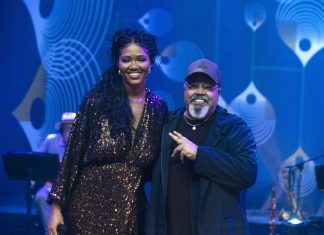 Luedji Luna pisa em ‘Folhas secas’ para saudar Beth Carvalho em ‘Sambabook’ previsto para ser lançado em fevereiro