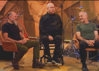Paralamas do Sucesso celebram no palco do Show da Vida a longa trajetória de show, hits e muita união