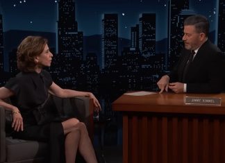 No Jimmy Kimmel, Fernanda Torres brinca sobre revista no aeroporto: ‘É um Globo de Ouro’