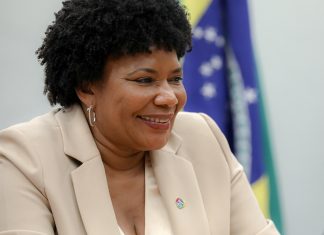 Margareth Menezes lança single autoral ‘Ramalhete de flor’ e planeja volta aos shows ao fim de ‘missão’ na política