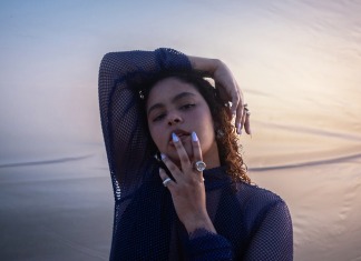 Música do segundo álbum de Rachel Reis, ‘Deixa molhar’ é para se jogar no suingue da ascendente artista baiana