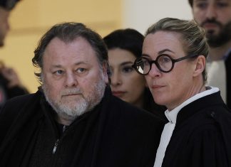 Tribunal da França condena diretor por abusar de atriz