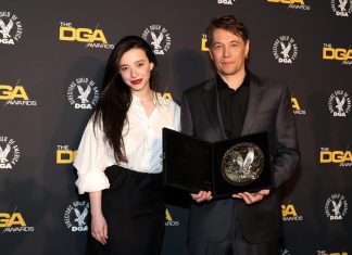 ‘Anora’ se torna favorito ao Oscar de melhor filme ao ganhar prêmios de diretores e de produtores dos EUA