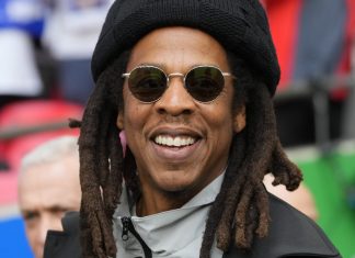 Mulher desiste de acusar Jay-Z por estupro, diz revista