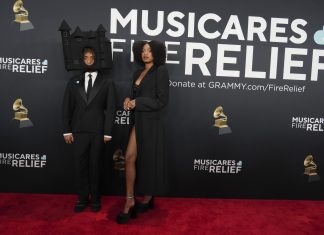 Jaden Smith usa castelo na cabeça no Grammy; veja fotos