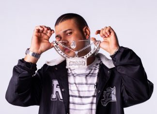 Rapper baiano Ravi Lobo versa com Edi Rock, Lazzo Matumbi, Majur e Dani DK no tom ativista do primeiro álbum solo