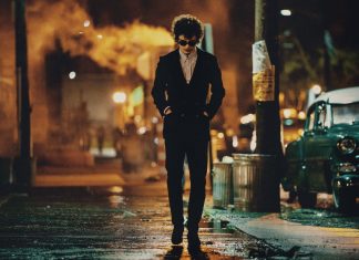 ‘Um completo desconhecido’ foca em brilhantismo de Bob Dylan sem se aprofundar na pessoa; g1 já viu