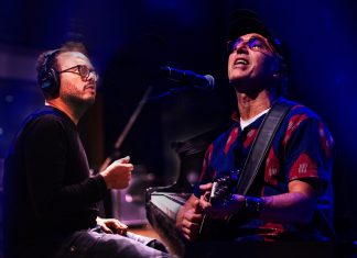 Zeca Baleiro canta Chorão, Letrux, Monsueto e Severino Araújo em álbum de voz e piano que sairá em março