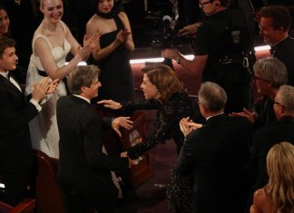 Olivia Torres chora após vitória de ‘Ainda estou aqui’ no Oscar; veja VÍDEO