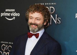 Michael Sheen quita R$ 7,45 milhões em dívidas de moradores da sua cidade natal
