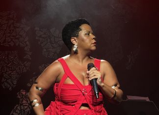 Evoca Elis, às vezes ‘baixa’ Clementina, mas é Ilessi no exuberante mergulho na cena do show ‘Atlântico negro’
