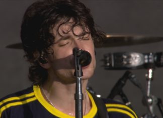 Inhaler se beneficia de pausa por raios e é bem recebido por plateia que queria ver qualquer show