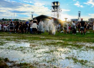 O que deu certo e o que deu errado no Lollapalooza? Festival teve lama, água de graça e saída confusa