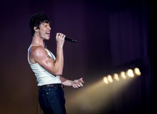Headliner do Lollapalooza, Shawn Mendes mostrou fase madura no Rock in Rio; relembre