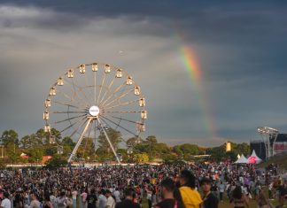 Chuva, ‘noite de dia’, arco-íris… Céu do Lolla foi um show à parte; FOTOS