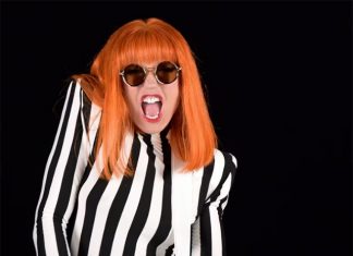 Xuxa celebra Rita Lee no álbum ‘XSPB 14’ no tom roqueiro de ‘Preto e branco’
