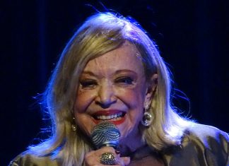 Perto dos 90 anos, Claudette Soares canta Chico Buarque em show no Rio entre bossas, sussurros e ‘covardias’
