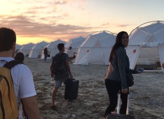 Fyre Festival 2 é adiado, dois meses antes do início do evento