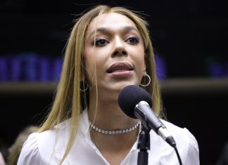 Caso Erika Hilton: transfobia é crime no Brasil e em alguns estados dos EUA; veja regras em cada país