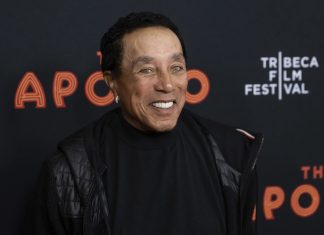Advogado de Smokey Robinson afirma que as acusações de estupro contra ele são ‘vis’ e ‘falsas’
