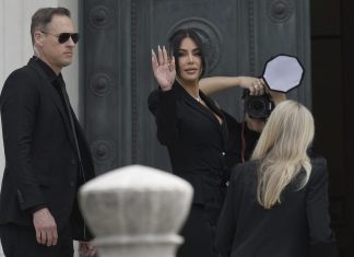 Kim Kardashian diz em tribunal que temia ser estuprada e assassinada durante assalto em Paris