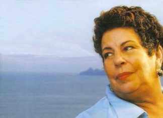 Nana Caymmi sempre mergulhou com profundidade e personalidade no mar de canções e sambas do pai, Dorival