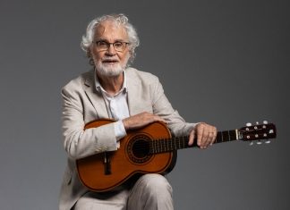 Produtivo, Renato Teixeira chega aos 80 anos como o mais refinado artesão do cancioneiro folk do Brasil rural