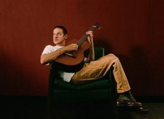 Rubel regrava Radiohead, verte tema mexicano e canta sete inéditas autorais em álbum em que volta à introspecção