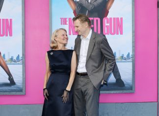 Liam Neeson e Pamela Anderson estão namorando, diz revista