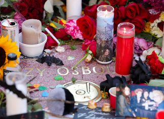 Fãs prestam homenagens a Ozzy Osbourne