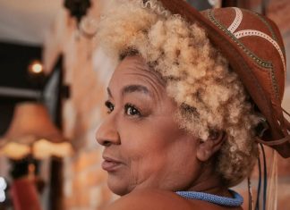 Mãe de Emicida, Dona Jacira tem força e legado eternizados na obra do rapper