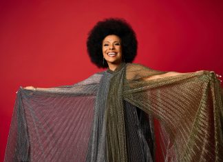 Eliana Pittman chega aos 80 anos com as flores em vida e com autobiografia e álbum ao vivo de tom jazzístico à vista